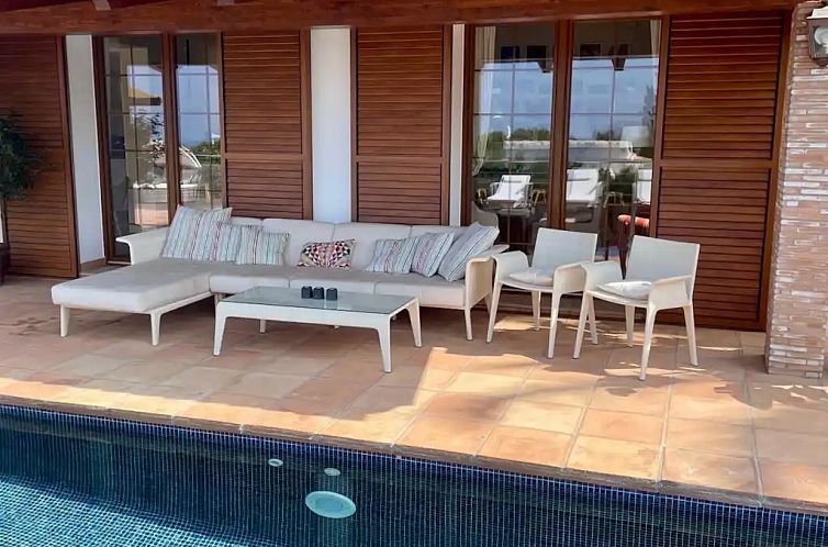 Vakantievilla met verwarmd zwembad