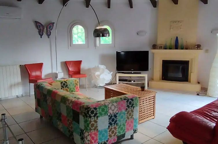 Mooie Villa 2-6 p met XL zwembad
