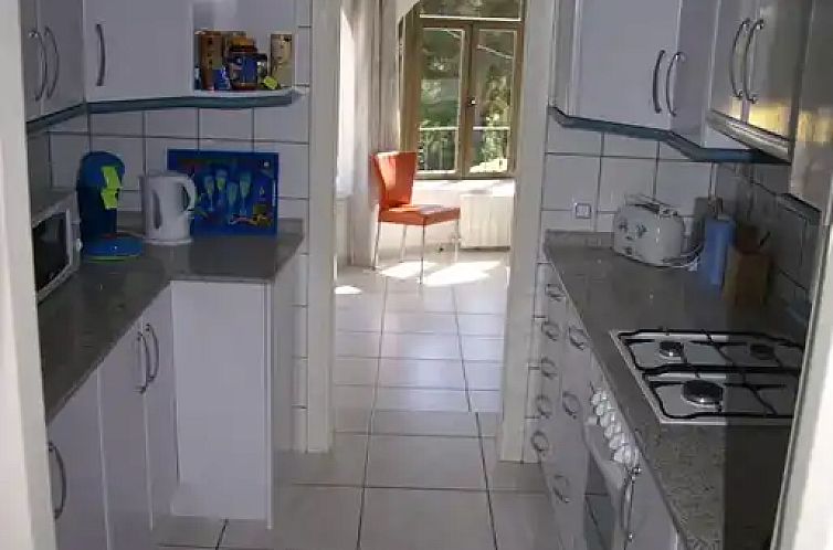 Mooie Villa 2-6 p met XL zwembad