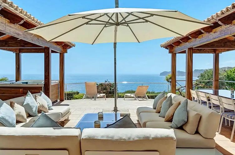 Luxe Privé villa met zeezicht