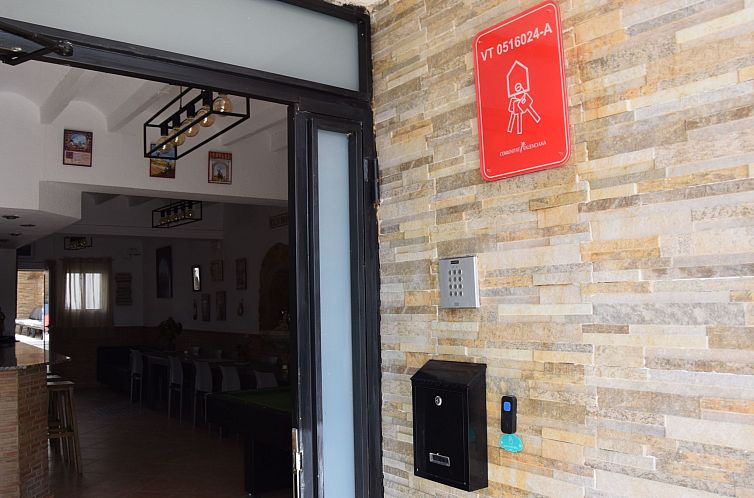 Vakantiehuis Chalet "Casa El chorro" mit eigener Bar und Gri