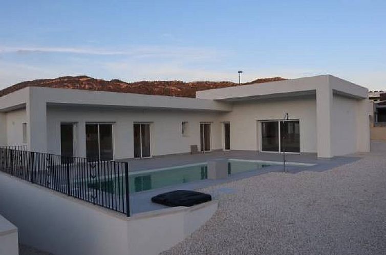 Vrijstaande woning in La Romana
