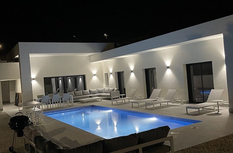 Vrijstaande woning in La Romana