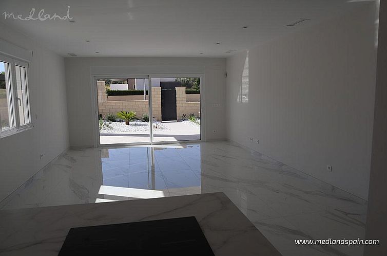 Vrijstaande woning in La Romana