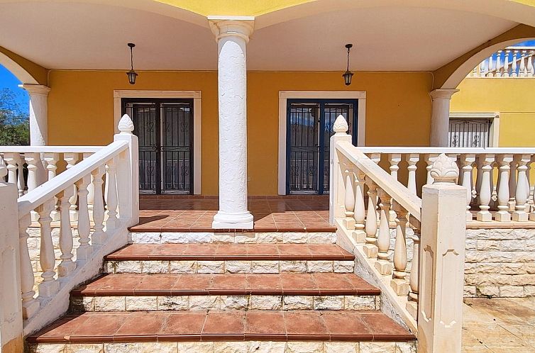 Vrijstaande woning in La Romana