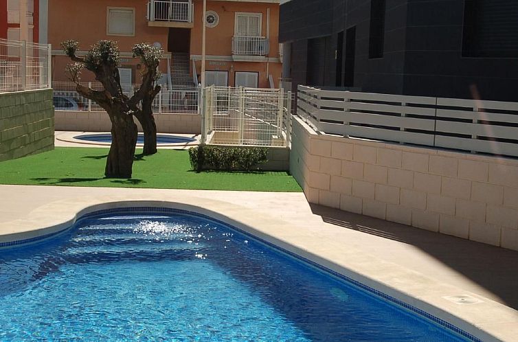 Appartement "Pinada Beach" mit Schwimmbad