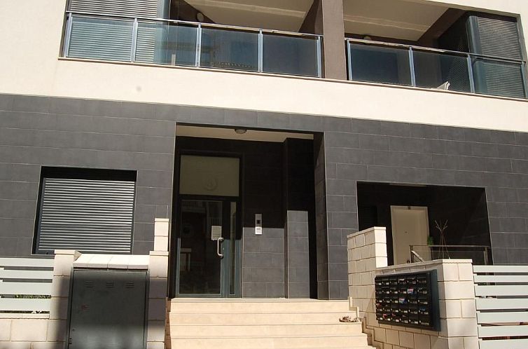 Appartement "Pinada Beach" mit Schwimmbad