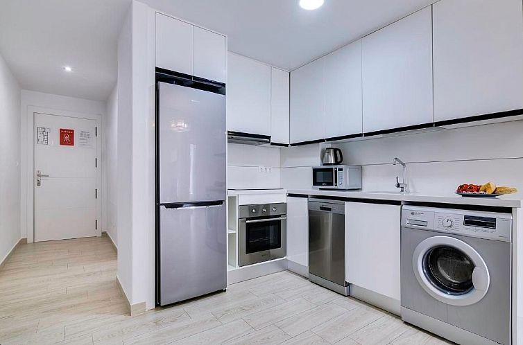 Appartement "Pinada Beach" mit Schwimmbad