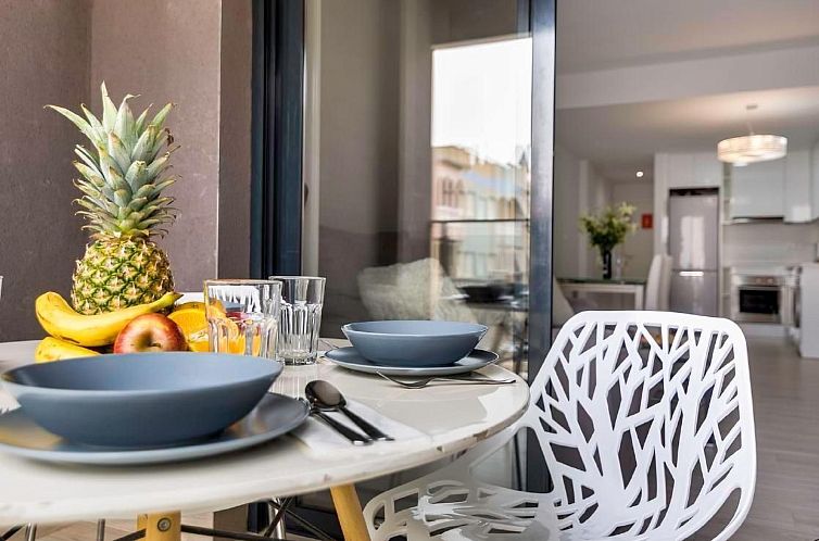Appartement "Pinada Beach" mit Schwimmbad