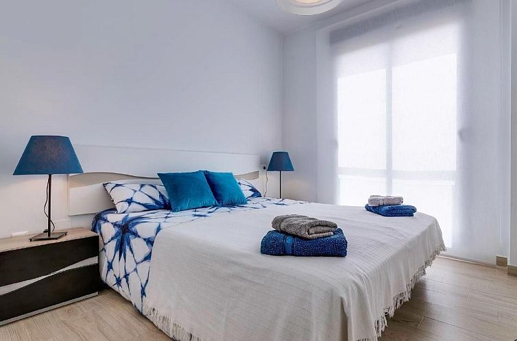 Appartement "Pinada Beach" mit Schwimmbad