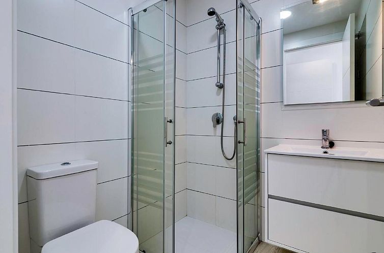Appartement "Pinada Beach" mit Schwimmbad