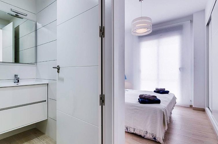 Appartement "Pinada Beach" mit Schwimmbad