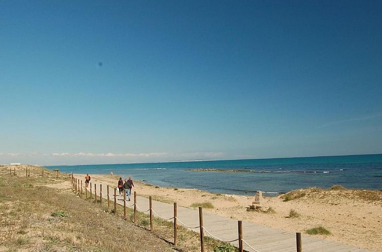 Appartement "Pinada Beach" mit Schwimmbad