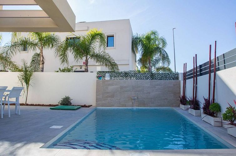 Vrijstaande woning in Los Montesinos