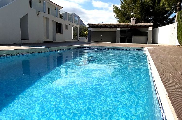 Vrijstaande woning in La Nucía
