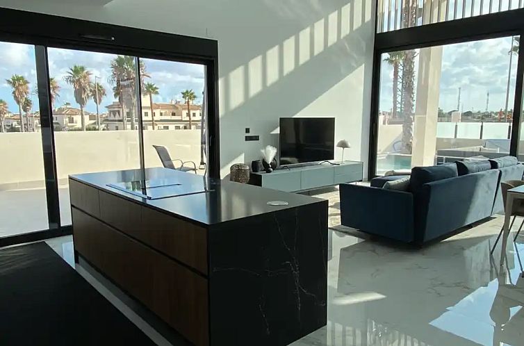 Spectaculaire villa met privézwembad