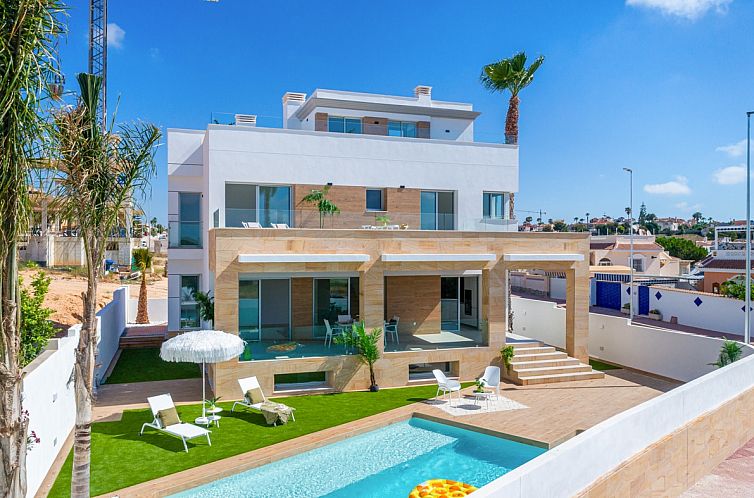 Vrijstaande woning in Ciudad Quesada