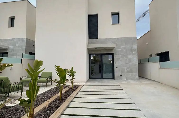 Royale villa met sauna en zwembad