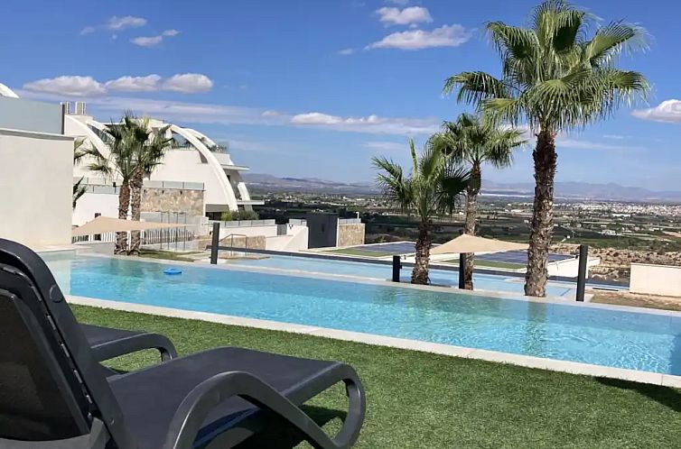 Royaal appartement met privezwembad