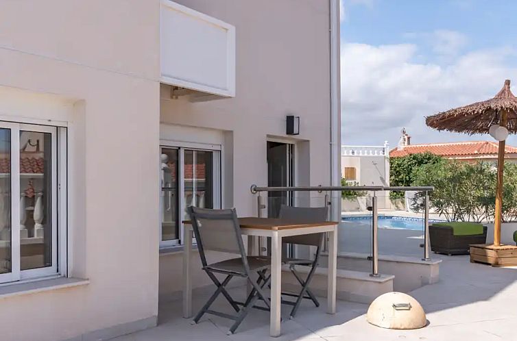 Guesthouse privé (verwarmd) zwembad
