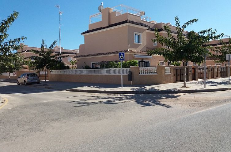 Sunenjoy vacation accommodation in Torre de la Horadada, Costa Blanca, offers a spacious terrace and Mediterranean ambience.