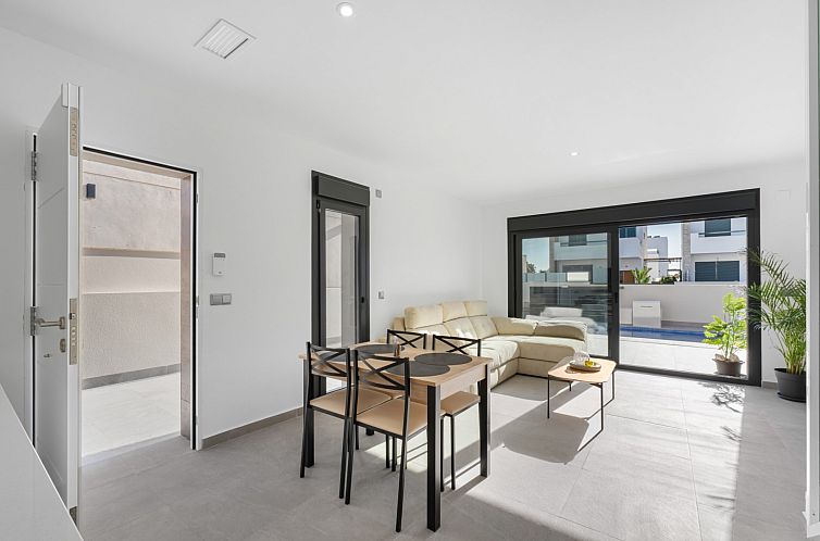 Vrijstaande woning in Daya Nueva