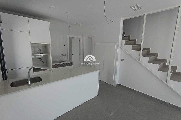 Vrijstaande woning in Daya Nueva