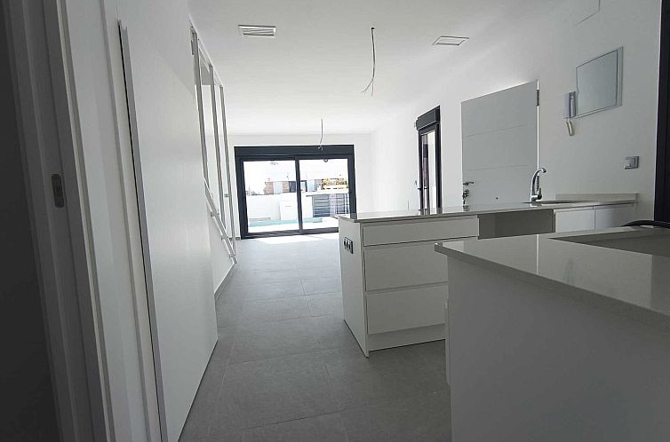 Geschakelde woning in Daya Nueva