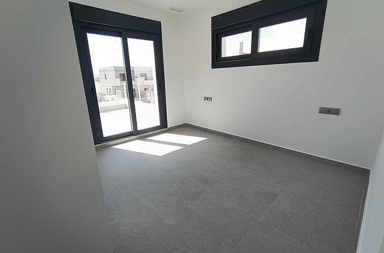 Geschakelde woning in Daya Nueva