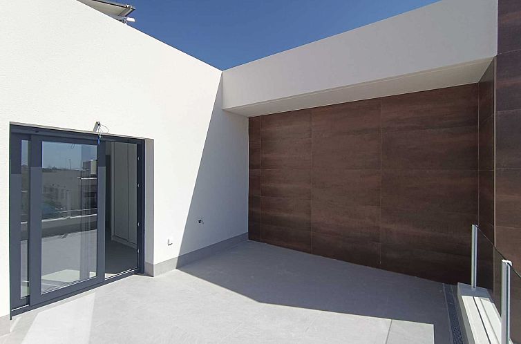 Geschakelde woning in Daya Nueva