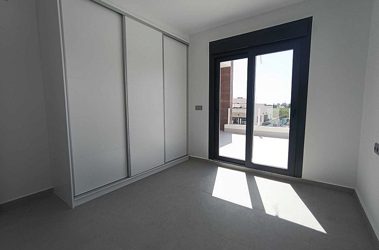 Geschakelde woning in Daya Nueva