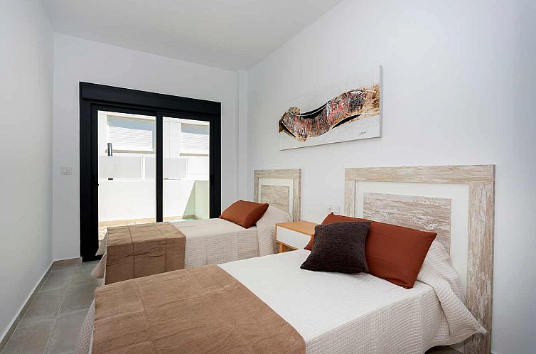 Geschakelde woning in Daya Nueva