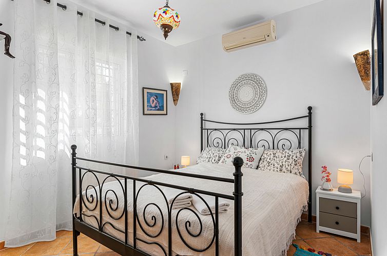 Vrijstaande woning in Daya Nueva