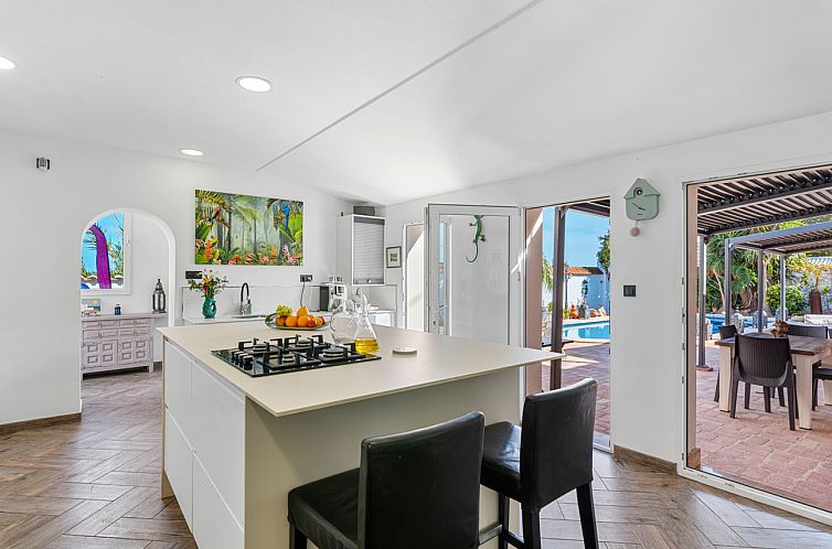 Vrijstaande woning in Daya Nueva