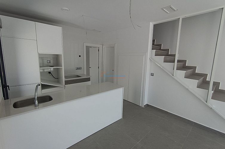Vrijstaande woning in Daya Nueva