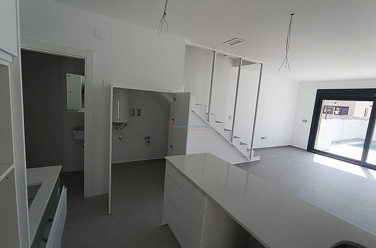 Vrijstaande woning in Daya Nueva