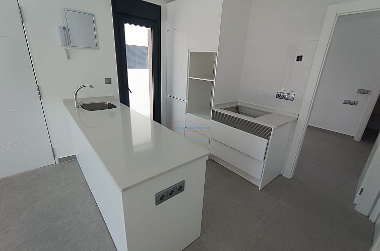 Vrijstaande woning in Daya Nueva