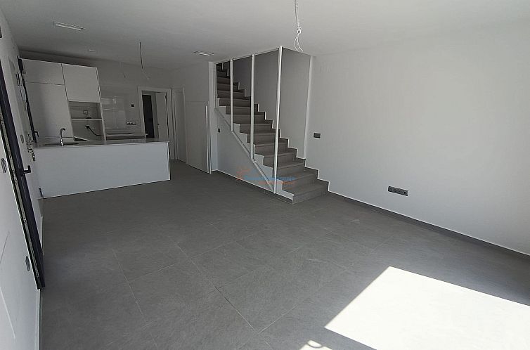 Vrijstaande woning in Daya Nueva