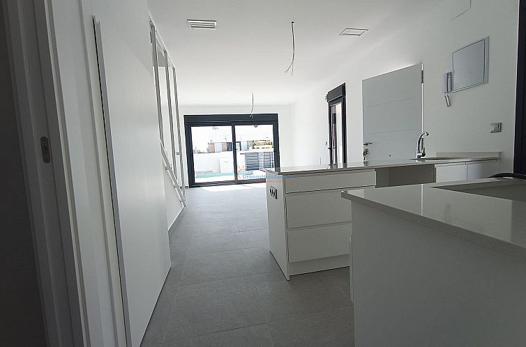 Vrijstaande woning in Daya Nueva