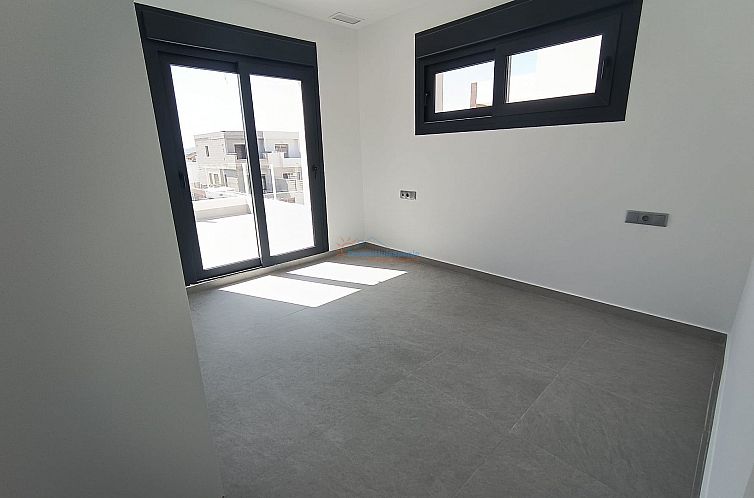 Vrijstaande woning in Daya Nueva