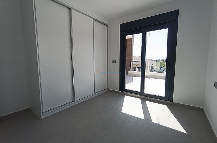 Vrijstaande woning in Daya Nueva