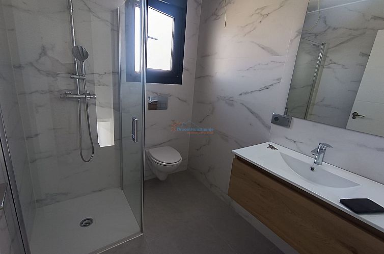 Vrijstaande woning in Daya Nueva