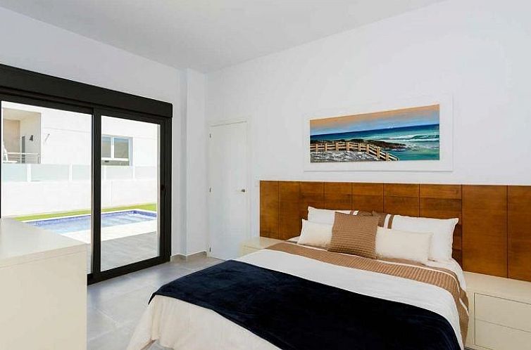 Vrijstaande woning in Daya Nueva