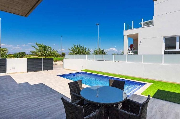 Vrijstaande woning in Daya Nueva