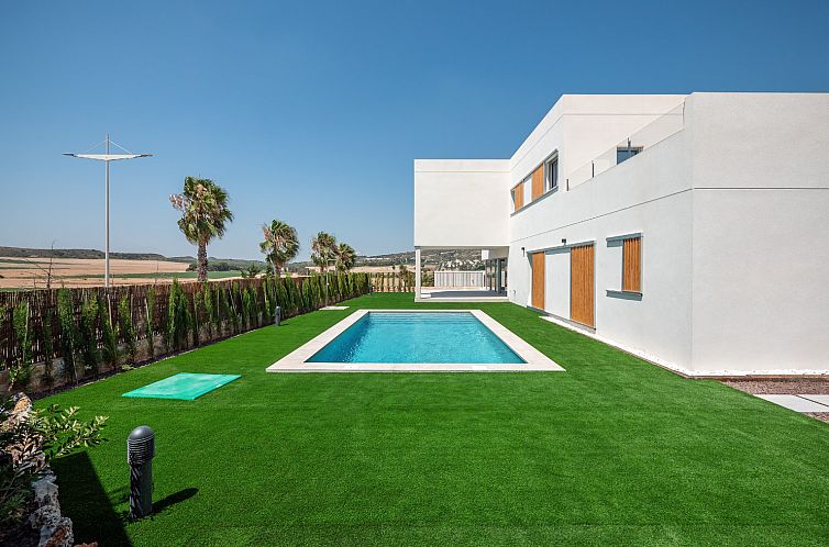 Vrijstaande woning in Algorfa