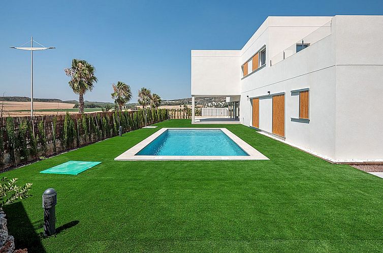 Vrijstaande woning in Algorfa