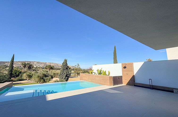 Vrijstaande woning in Algorfa