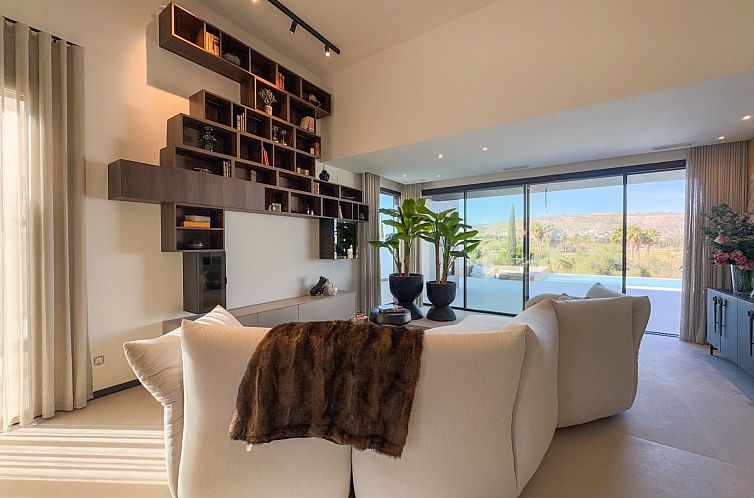 Vrijstaande woning in Algorfa