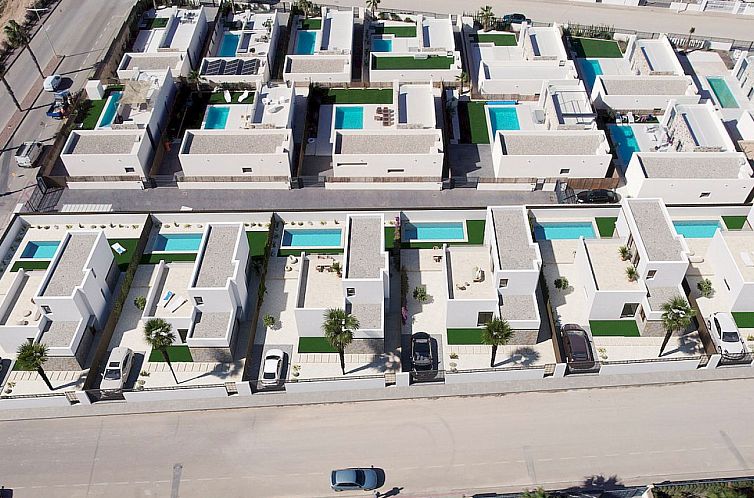 Vrijstaande woning in Algorfa