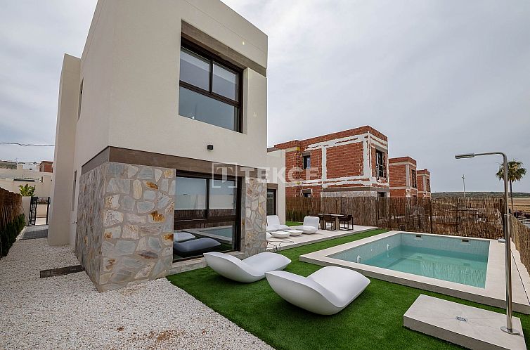 Vrijstaande woning in Algorfa